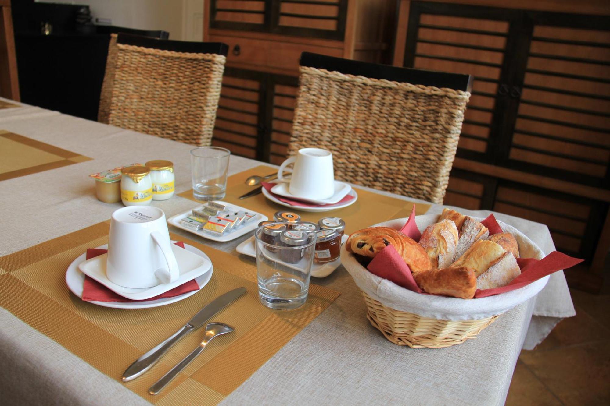 Domaine De La Tisnere Bed & Breakfast Gelos Ngoại thất bức ảnh